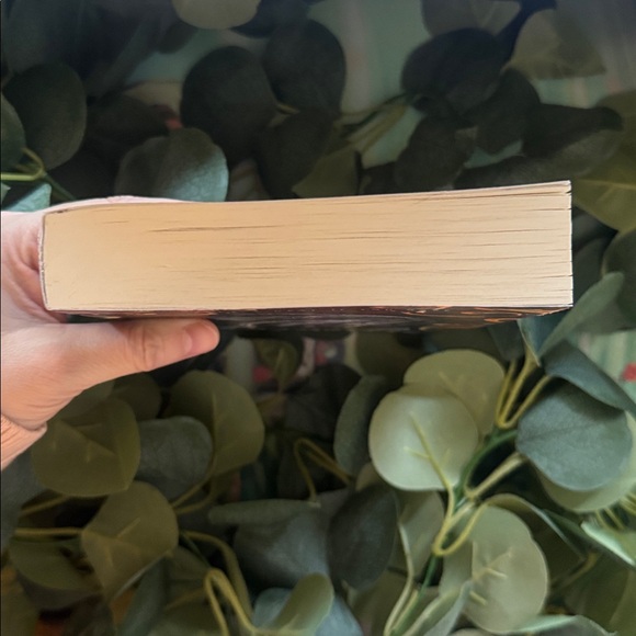 Reserved for Queen 👑 🐝 - Picture 4 of 5